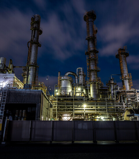 Sistema industrial com estruturas e equipamentos de controle